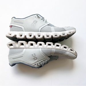 On Cloud Running Shoes Sneakers Run Athletic Sports Womens 7.5